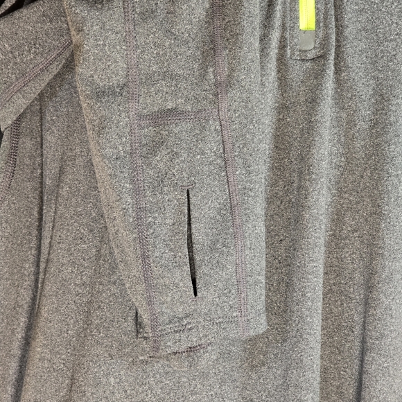 Nike Dri-Fit "Running" Reflective Training Sweatshirt - Picture 10 of 12